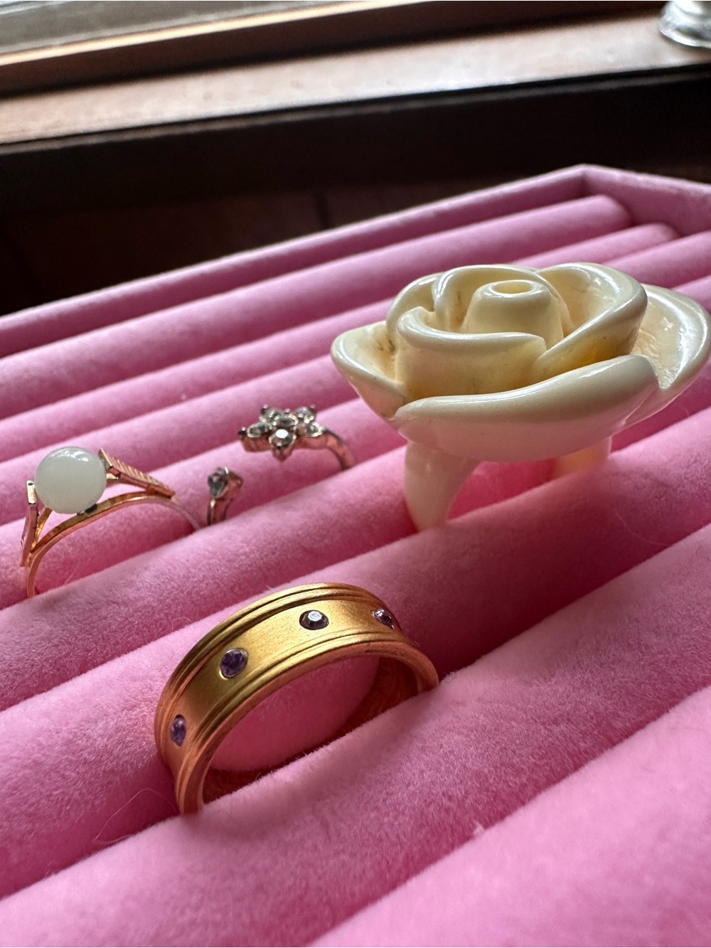 Express • Y2K Carved Rose Floral Ring Set - Picture 3 of 13